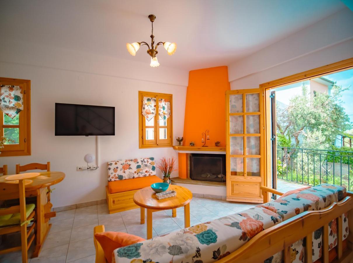 Orange House For Big Families In Damouchari - Delicious Houses 외부 사진